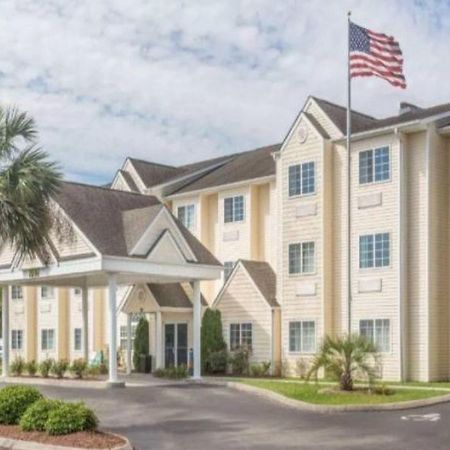 Microtel Inn & Suites By Wyndham Carolina Beach Bagian luar foto