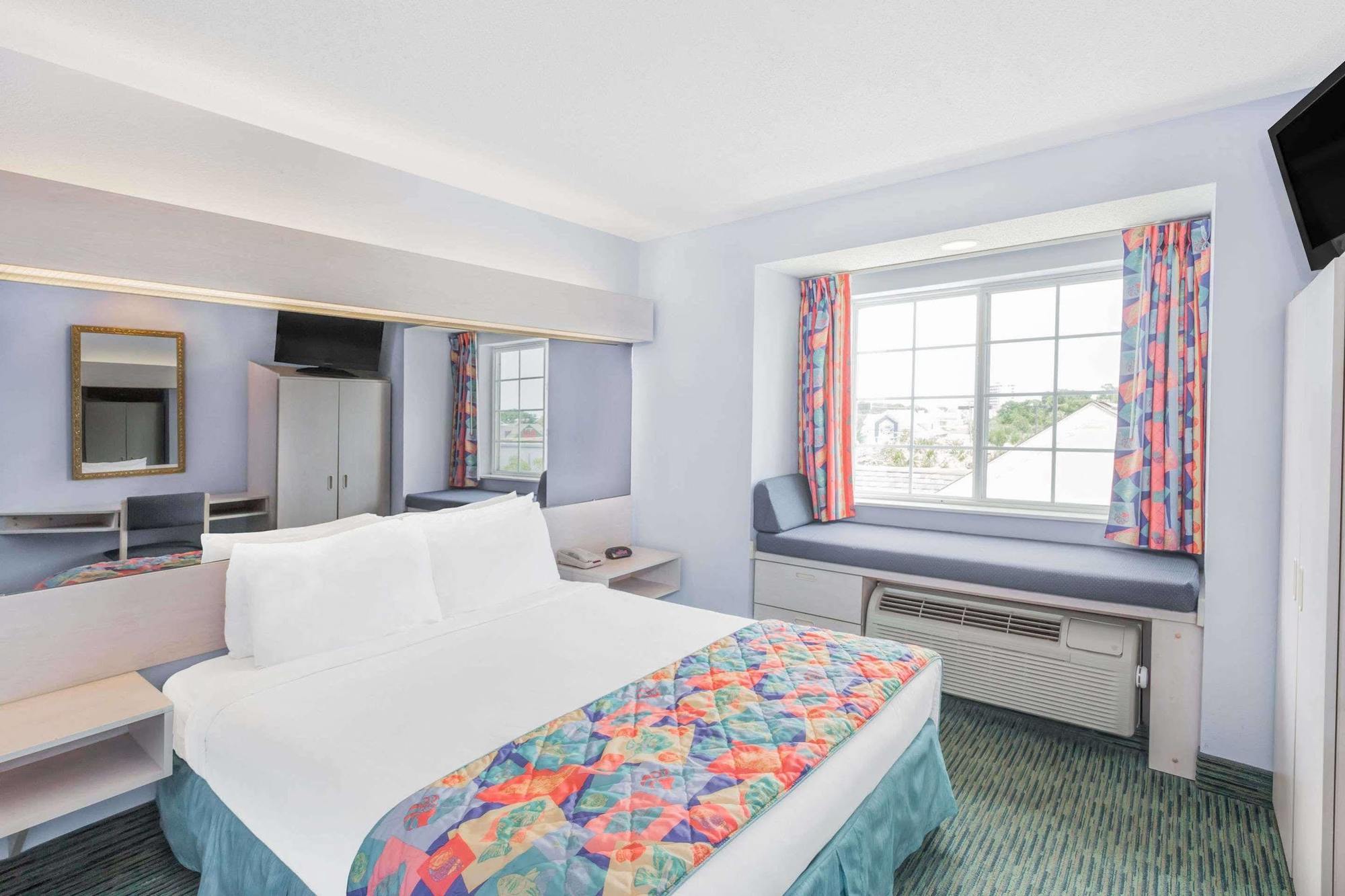 Microtel Inn & Suites By Wyndham Carolina Beach Bagian luar foto